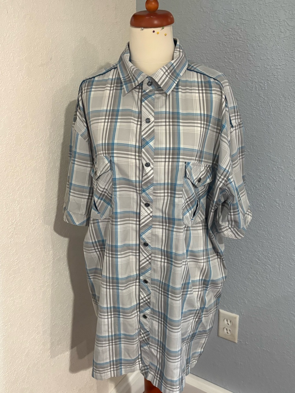 KUHL Eluxur Plaid Short Sleeve Snap Front Hiking Shirt Men's XXL Gray Blue